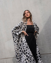 Load image into Gallery viewer, Hayley's Commet Abaya