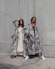Load image into Gallery viewer, Hayley's Commet Abaya
