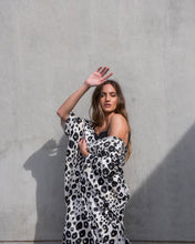 Load image into Gallery viewer, Hayley's Commet Abaya