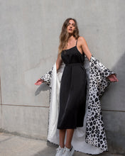 Load image into Gallery viewer, Hayley's Commet Abaya