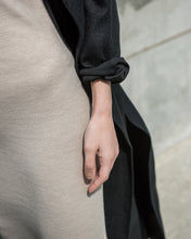 Load image into Gallery viewer, Deep Onyx Abaya
