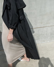 Load image into Gallery viewer, Deep Onyx Abaya