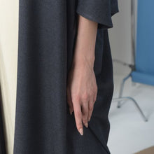 Load image into Gallery viewer, Fading Dark Grey Bisht Abaya
