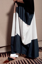 Load image into Gallery viewer, Vivid Blue Abaya
