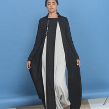 Load image into Gallery viewer, Victorian Muse Abaya in Black
